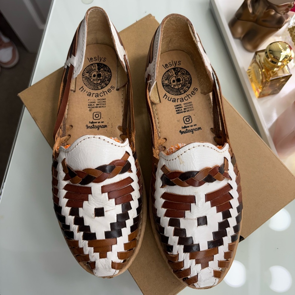 Women Mexican brown white and black huaraches